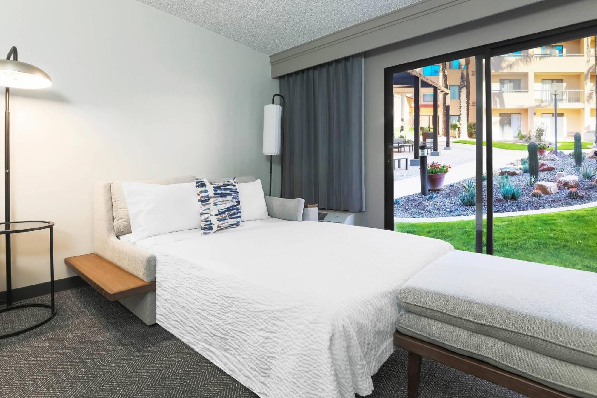 Отель Courtyard Tucson Airport Экстерьер фото